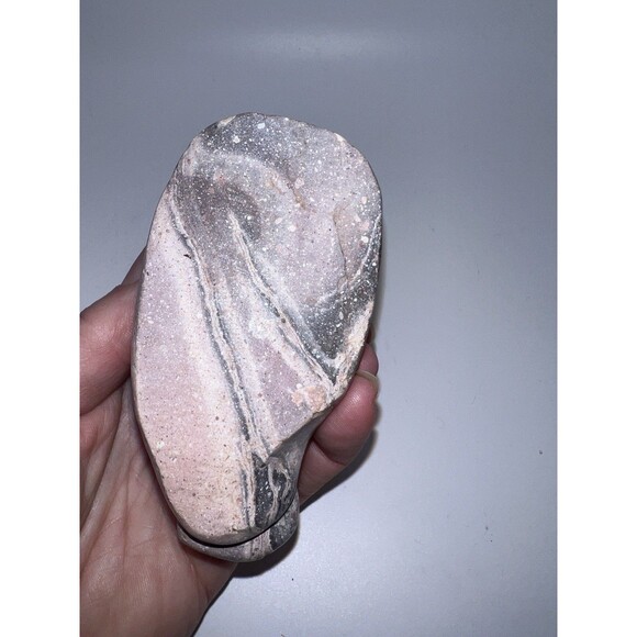 Inuit Soapstone Carved Bird Sculpture Figurine Folk Art Marbled - Picture 6 of 9